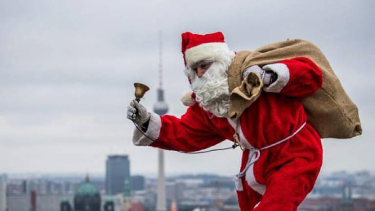 Where's Santa? US-Canadian military command tracking St Nick