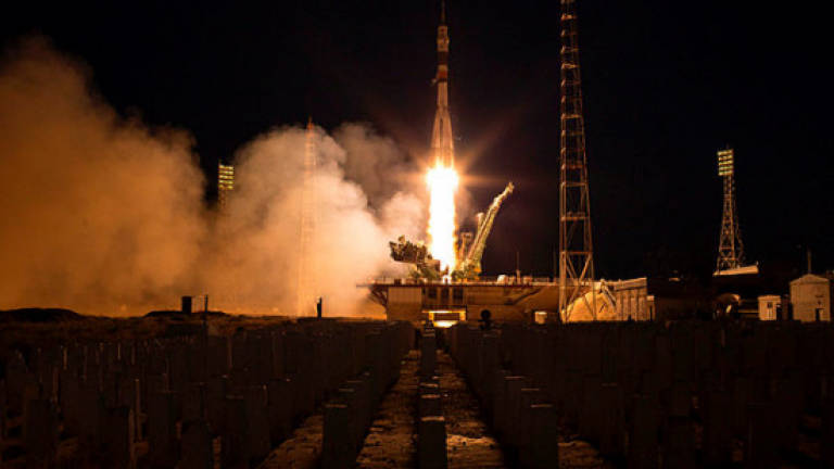 Russia, US shoot for the moon with joint lunar station project
