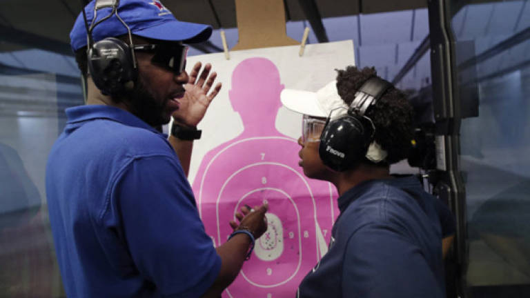 In Chicago, women worried about violence join gun club