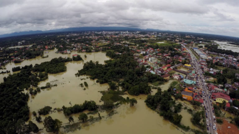 Floods worsen in Kelantan, over 14,000 at relief centres