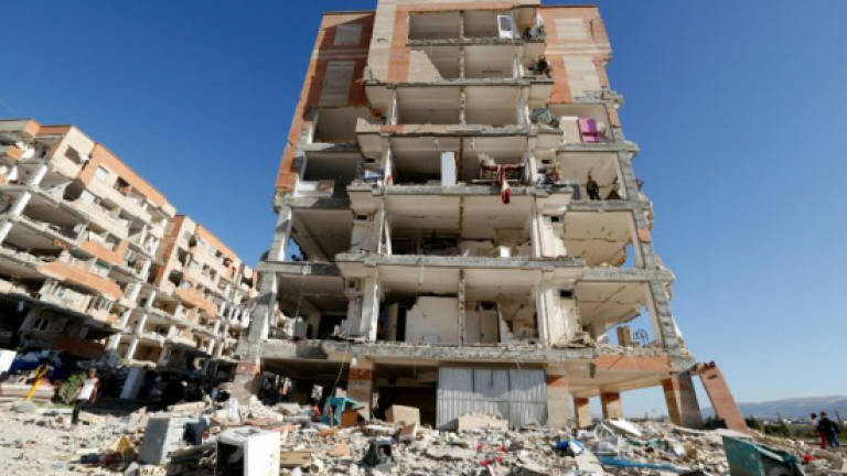 Israel PM offers quake aid to arch foe Iran