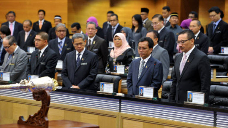 MPs observe minute's silence for victims of MH17 tragedy