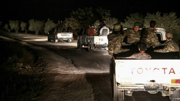 Turkey troops, Syria jihadists exchange fire on border
