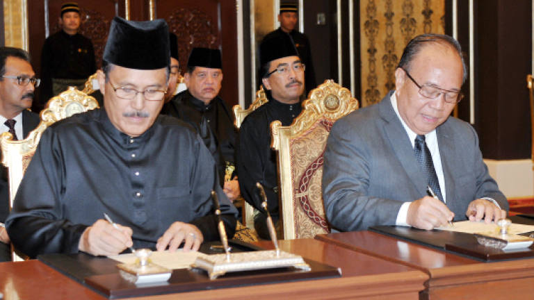 Ministers and deputy ministers sworn in before Agong
