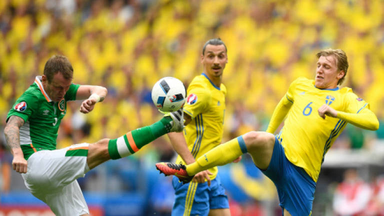 Sweden fightback holds Ireland after Hoolahan beauty