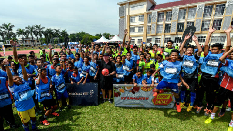 Authorities should look at M'sia young football talents: McMahon