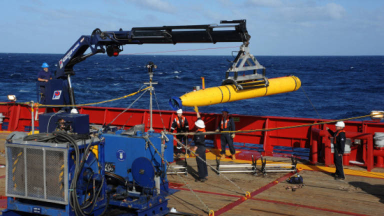 No more 'pings' heard by ships searching for MH370