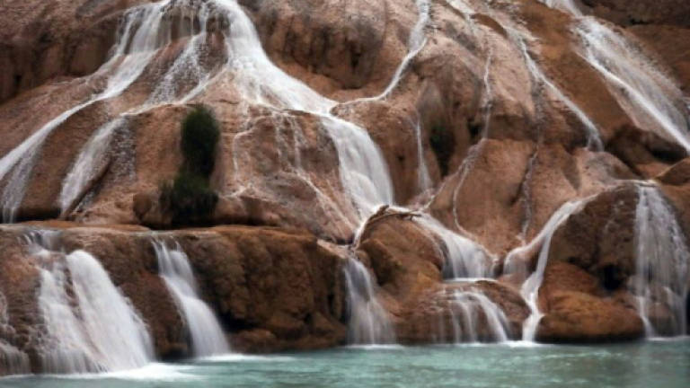 Turquoise waterfalls dry up after Mexico quakes