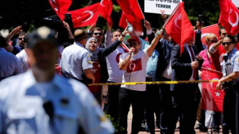 Turkey arrests British man at resort over 'Kurd militia links'