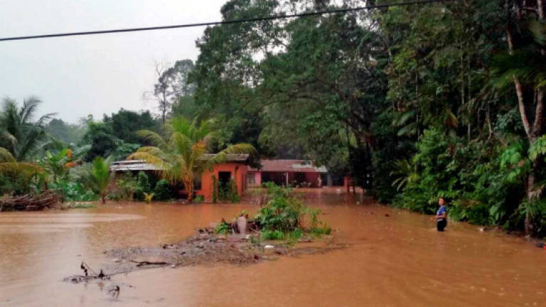 27 families remain at 2 Maran evacuation centres