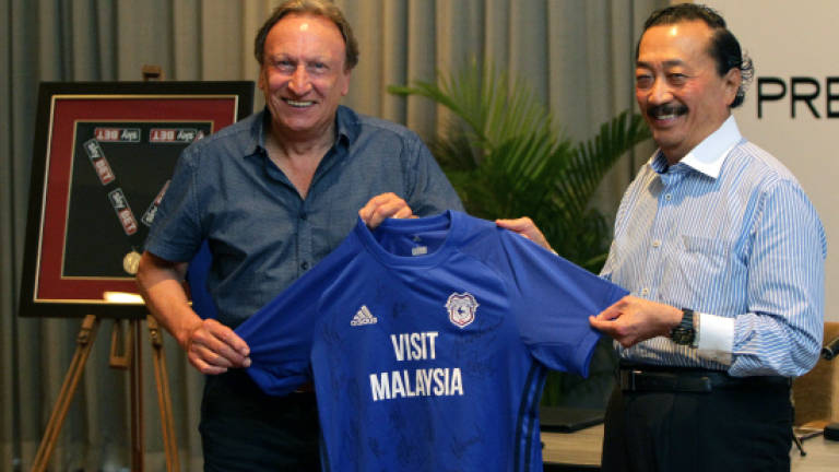 Cardiff owner Tan applauds the support of Johor Sultan to keep ‘Visit Malaysia’ on shirts Cardiff owner Tan applauds the support of Johor Sultan to keep ‘Visit Malaysia’ on shirts