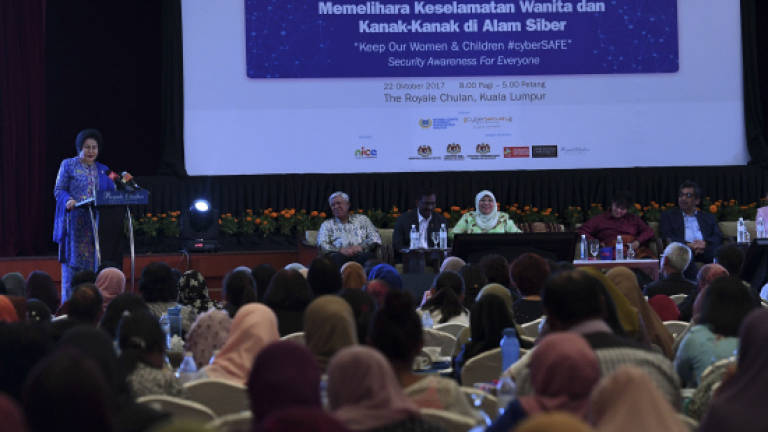 Internet addiction can dominate lives of children: Rosmah