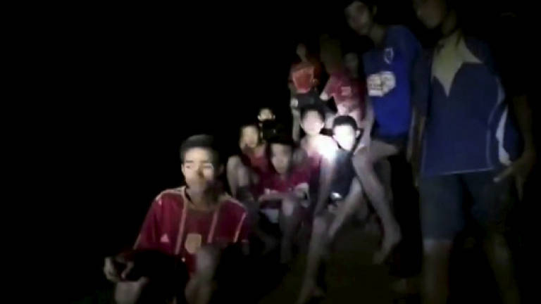 First Video: Missing Thai boys found by British divers