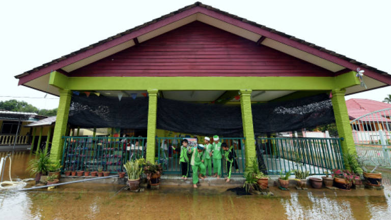 Two families evacuated in Terengganu due to floods