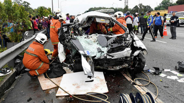 Two killed in four-vehicle crash in Nilai
