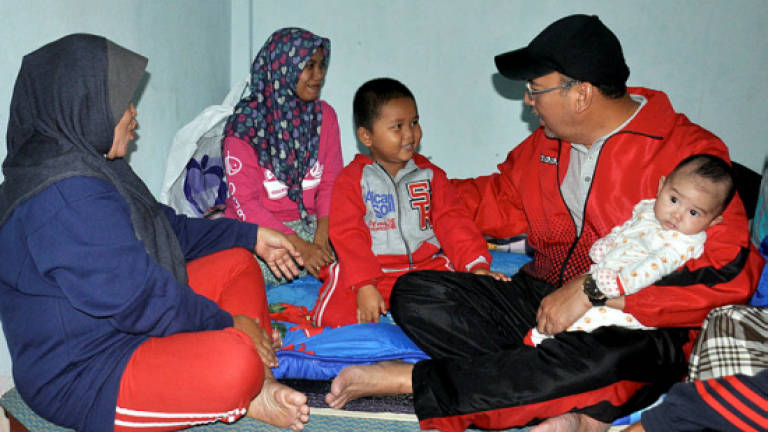 Worsening floods force closure of 27 schools in Terengganu