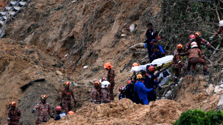 Landslide death toll at nine (Updated)