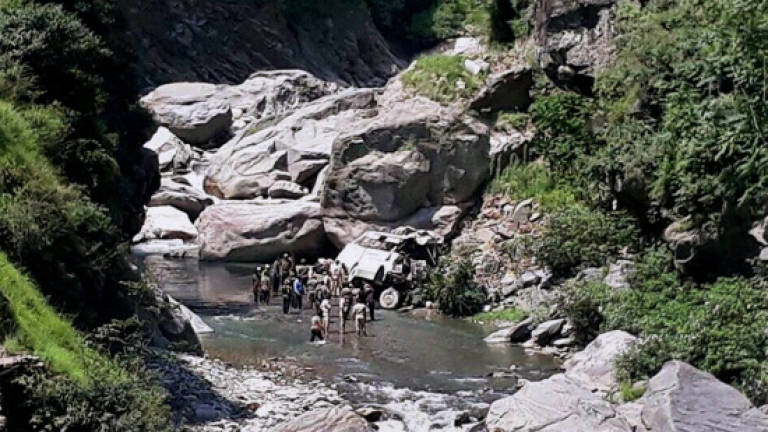 16 pilgrims killed in bus crash in northern India: police