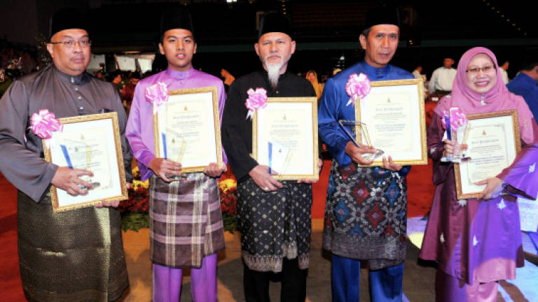 Former Selangor police chief gets state Maulidur Rasul Award