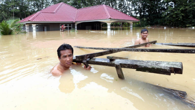 Flood victims increase in Segamat, Mersing
