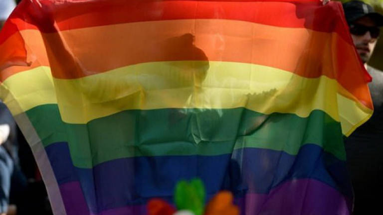 Australia to stop schools expelling gay students