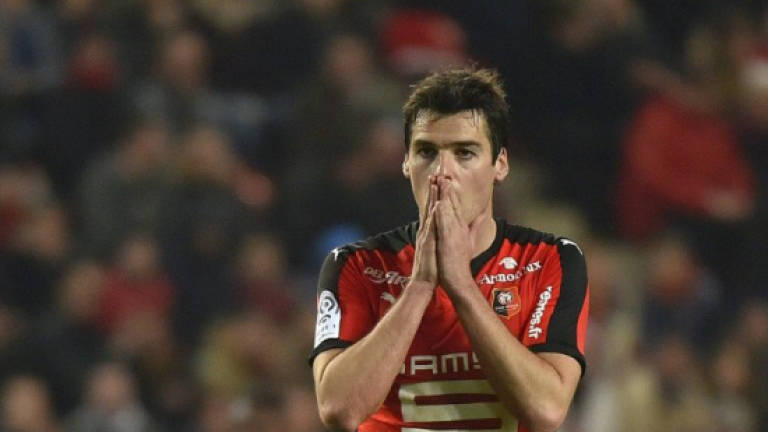 Gourcuff prolongs Rennes deal with dad