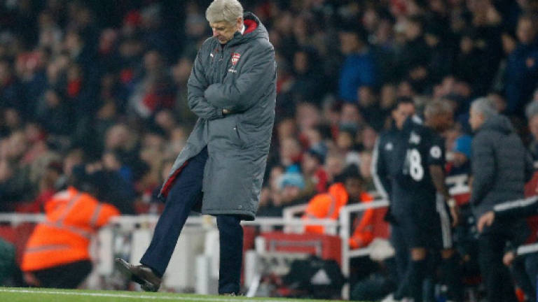 Wenger looks for Gunners to rebound from United reverse