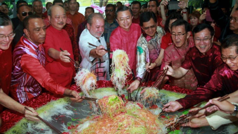 Johor Sultan attends 'Chap Goh Mei' celebration
