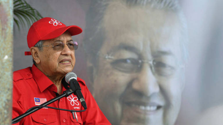 Arrest of former leaders not politically motivated, let courts decide: Tun M