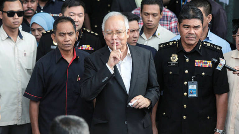 Government's statements on finances hurting the country: Najib