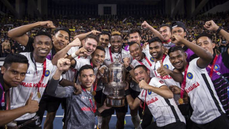 Pahang lifts third FA Cup trophy