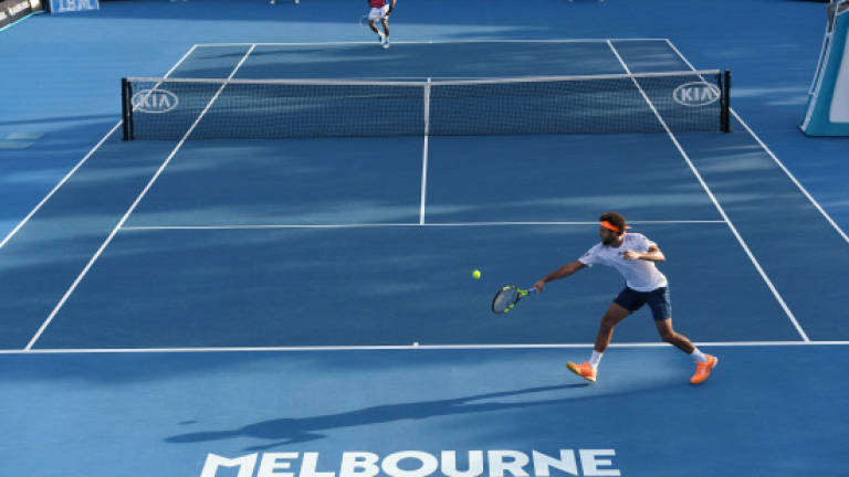 Heat is on as stars struggle at Aussie Open