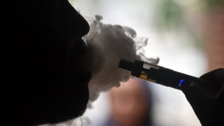 Licence required to sell e-cigarettes with nicotine