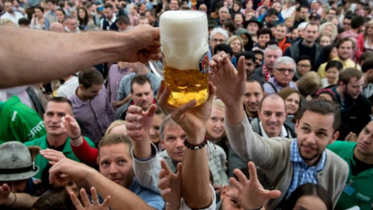 World's biggest beer festival Oct fest opens in Munich