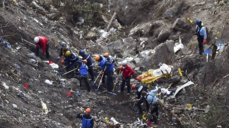 Passenger video overshadows exec visit to Germanwings crash site
