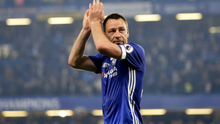 Conte expects Chelsea great Terry to play on