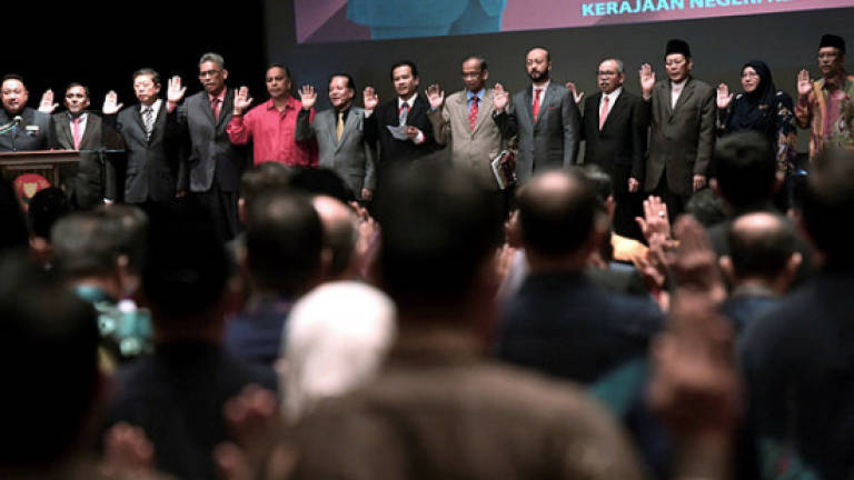 Pro-BN senior officers sabotaging PH govt Pro-BN senior officers sabotaging PH govt