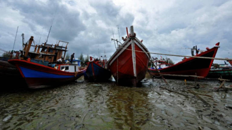 13 dead as boat capsizes off Indonesia's Sulawesi