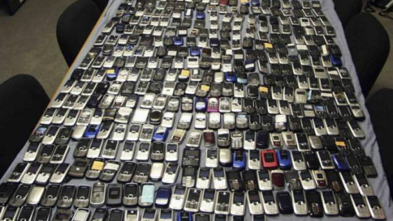 Old mobile phones a health hazard