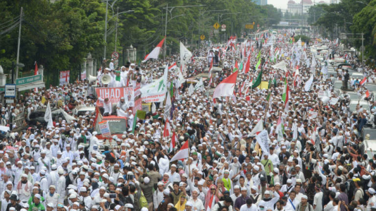 50,000 Muslim hardliners rally against blasphemy in Jakarta