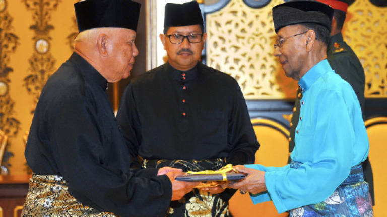 Tun Mohd Khalil sworn in as Yang Dipertua of Malacca for fourth term