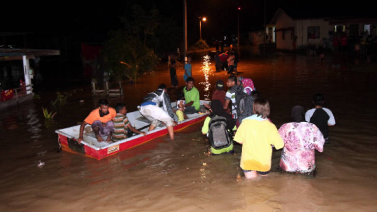 Floods worsen in Pahang, over 1,800 evacuated