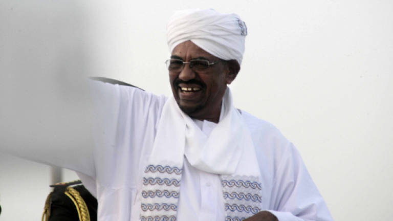 Court gives S. Africa seven days to explain why it let Bashir go