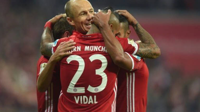 Perfect Bayern reclaim top spot in Germany