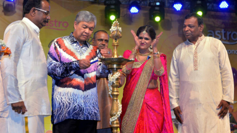 Zahid pays tribute to Indian community