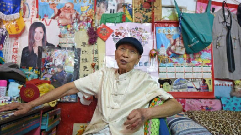 The 'Rainbow Grandpa' saving a Taiwan village with art