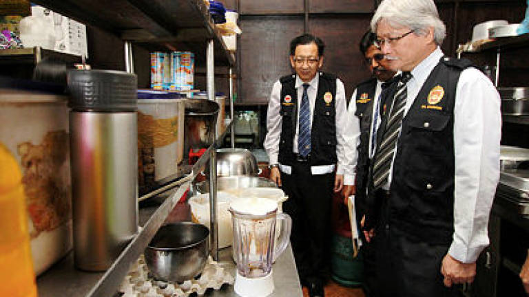 27 unhygienic eateries in Seremban get clean-up order