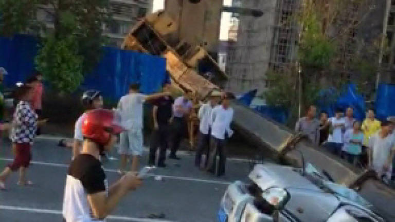 3 killed, 2 injured in South Korea crane collapse accident