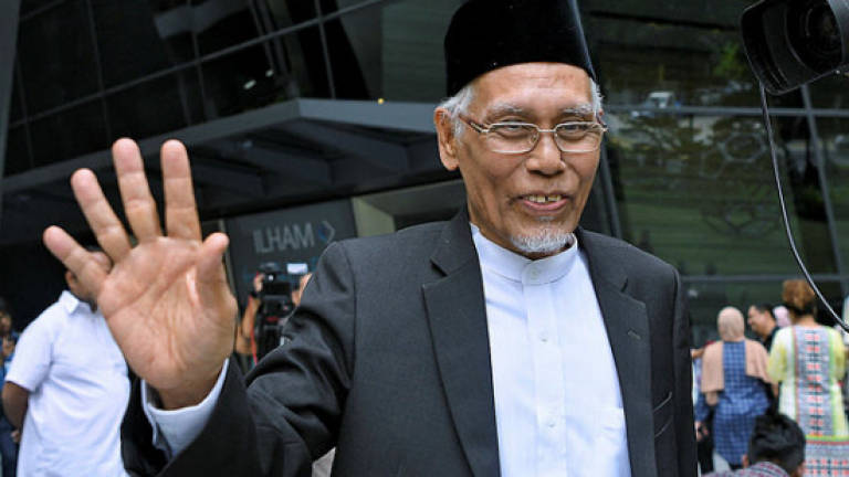 CEP meets with mufti, religious leaders