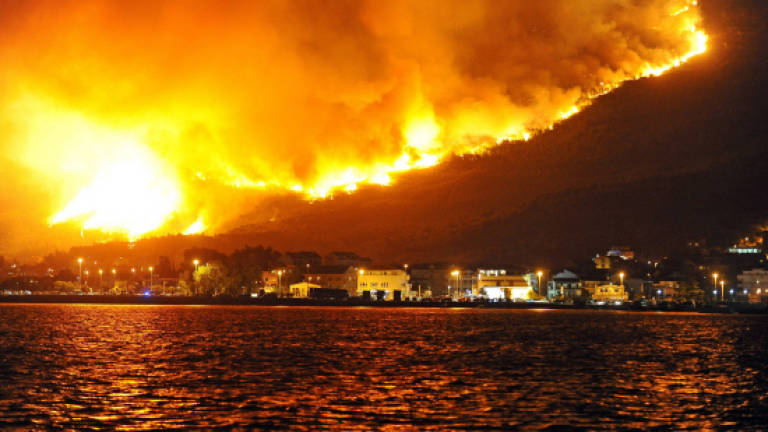 Montenegro wildfires rage but 'under control' in Croatia